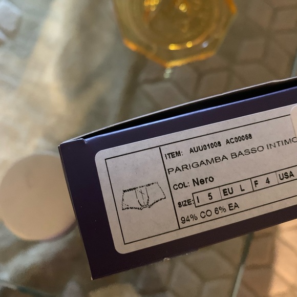 VERSACE - Picture 10 of 10